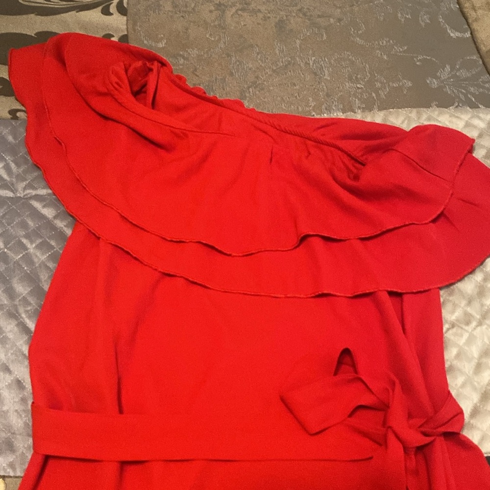 Elegant Red Ruffle Mini Dress - Picture 2 of 3